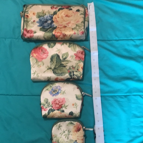 NWOT Cosmetic Bag Set - Picture 9 of 9